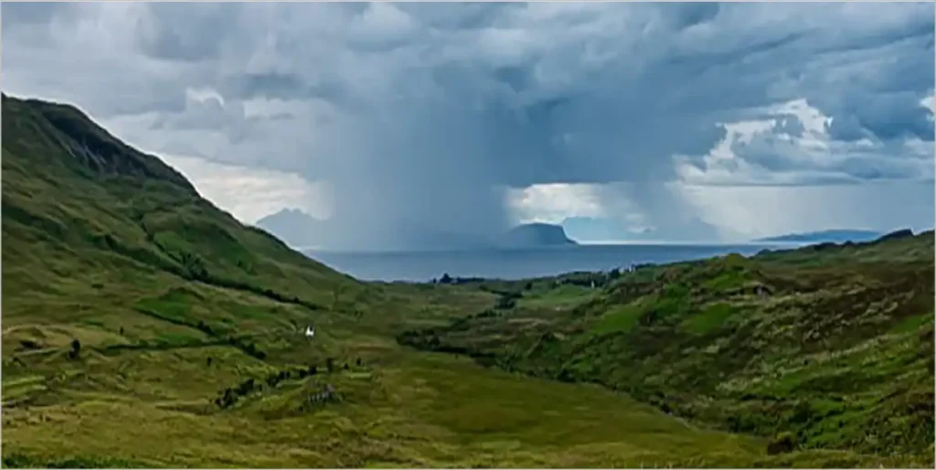 باران ژوئیه در سراسر Mull، Skye و Sound of Sleat میبارد
