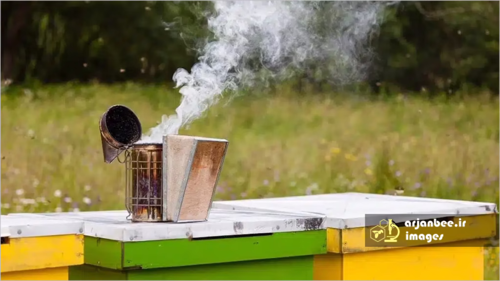 اسپری دود در زنبورداری و آرامش زنبور عسل